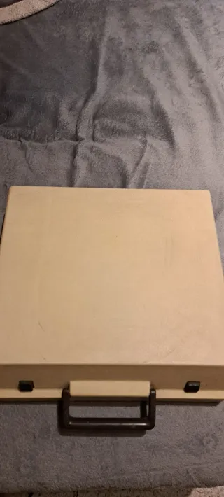 Máquina de escribir Olympia Traveller De Luxe