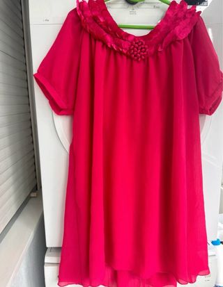 Vestido rosa con detalle floral