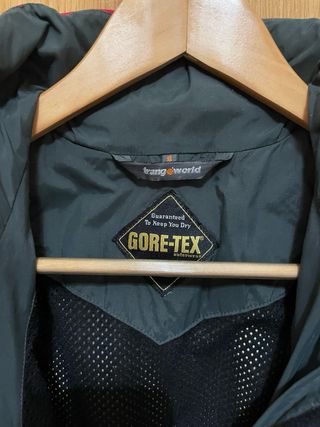 Chaqueta Trango Gore-Tex Roja y Negra