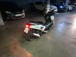 Yamaha NMAX 125 Blanca
