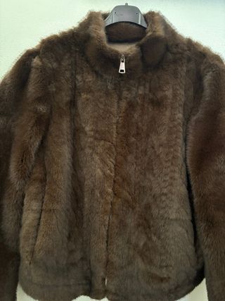 Giacca in pelliccia sintetica marrone