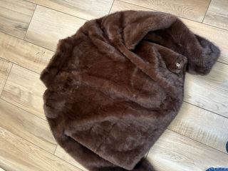 Giacca in pelliccia sintetica marrone