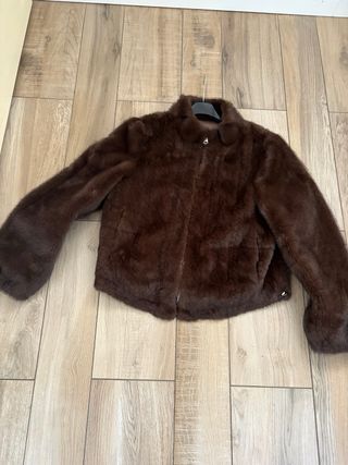Giacca in pelliccia sintetica marrone