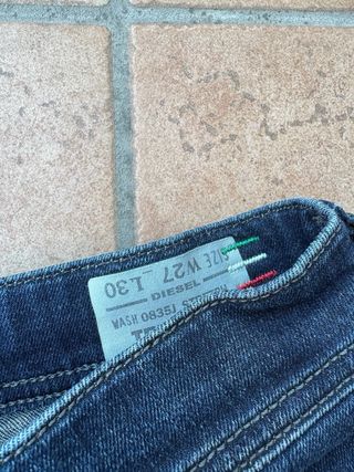 Jeans Diesel uomo blu strappati