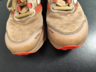 New Balance Hierro v9 Beige/Naranja