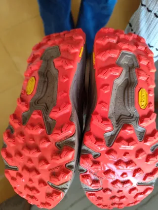 New Balance Hierro v9 Beige/Naranja