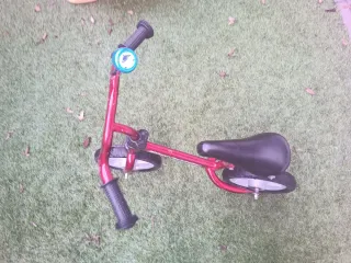 Bicicleta de equilibrio Chicco Roja