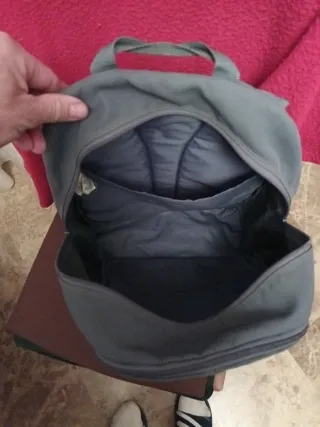 Mochila Adidas Gris con Diseño 3€