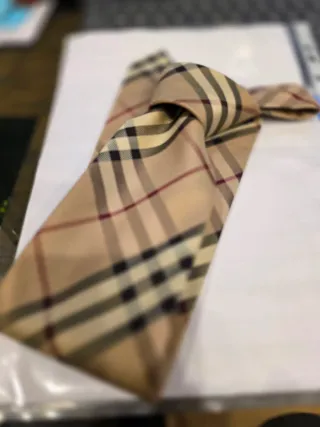 Cravatta Burberry seta beige multicolor