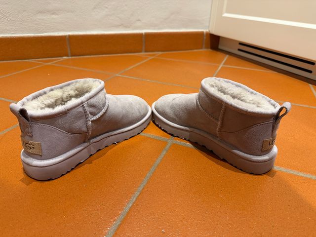 UGG Classic Ultra Mini Grigio