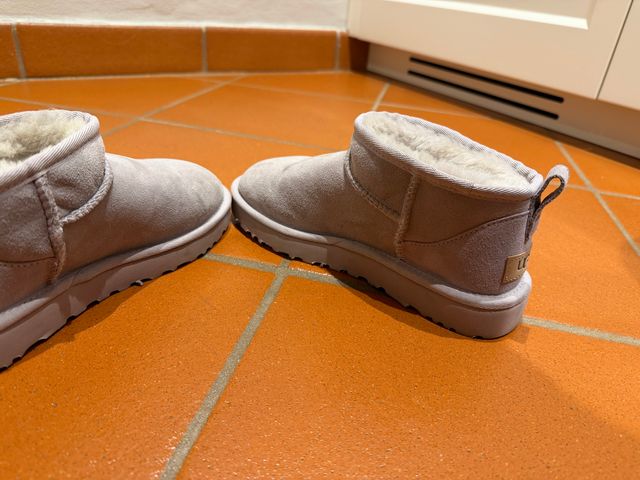 UGG Classic Ultra Mini Grigio