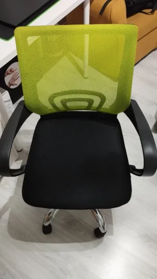 Silla de escritorio ergonómica verde