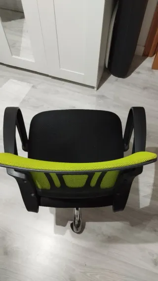 Silla de escritorio ergonómica verde