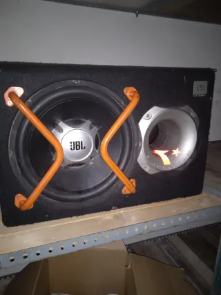 Subwoofer JBL 12 pulgadas