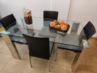 Mesa de salón de cristal