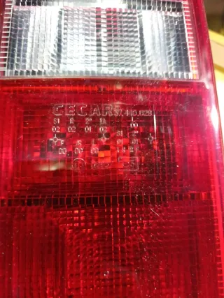 Piloto trasero Nissan antiguo. precio la pareja