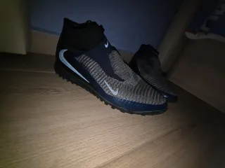 Nike Phantom TF Botas de fútbol