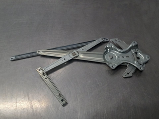 ELEVALUNAS DELANTERO IZQUIERDO MITSUBISHI OUTLAND