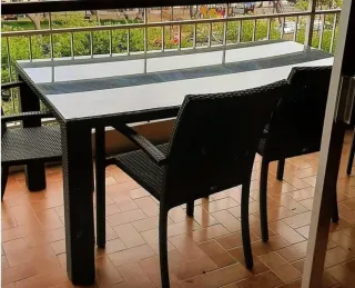 Tavolo e 4 sedie per terrazzo o giardino 1,80x1,00 m