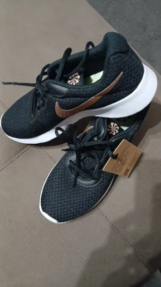 Scarpe Nike Donna 38 Nuove