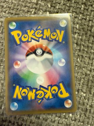 Carta Pokémon Pikachu 25 Aniversario 001/028