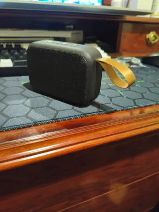 Bocina Portátil Bluetooth con Entradas Múltiples