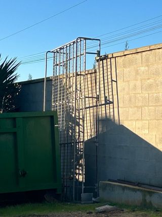 Baca para Land Rover Santana