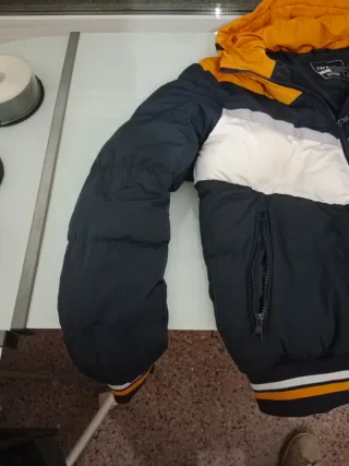 Chaqueta niño capucha negra y blanca