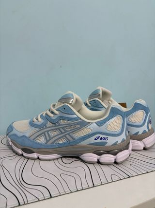 ASICS Tenis Azul y Blanco