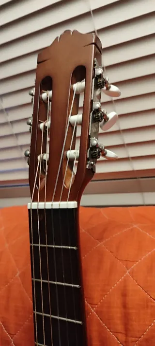 Guitarra YAMAHA cadete con funda