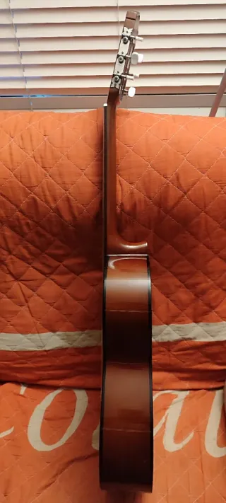 Guitarra YAMAHA cadete con funda