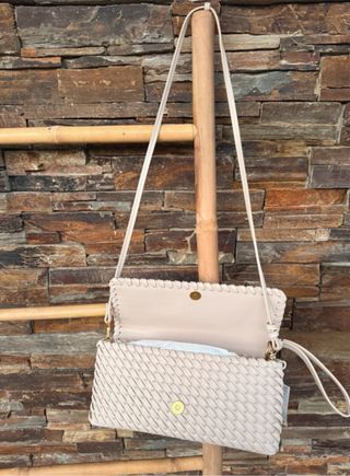 Bolso Zara trenzado beige - crema