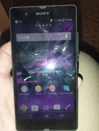 Sony Xperia Z con scatola e telefono