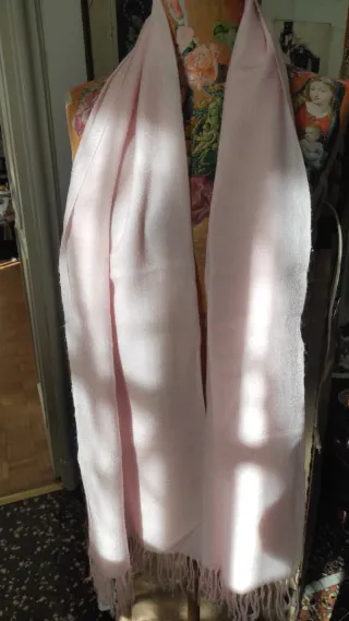 Sciarpa rosa con frange
