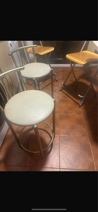 Sillas altas para barra (beige y dorado)
