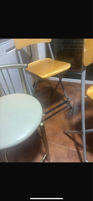 Sillas altas para barra (beige y dorado)