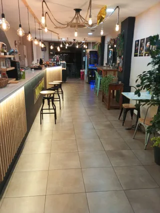 Traspaso hermosa cafetería