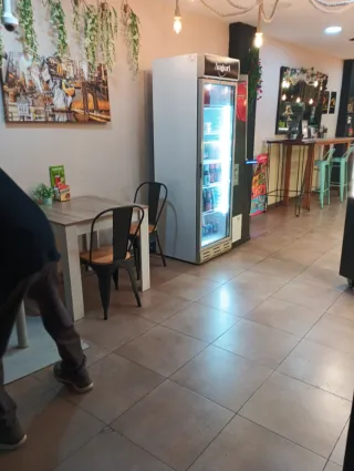 Traspaso hermosa cafetería