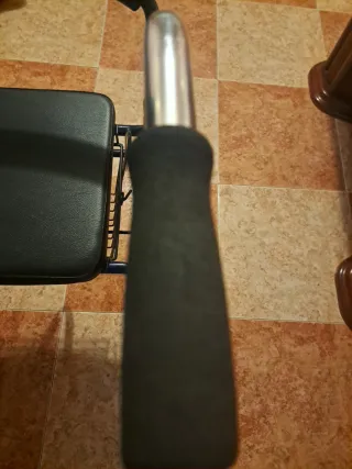 Andador con asiento y ruedas