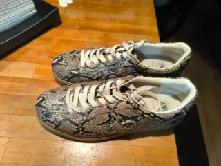 Zapatillas Zara Talla 38 Estampado Serpiente