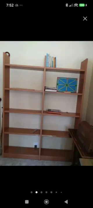 Estantería de madera