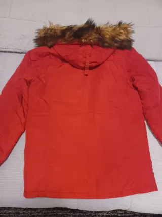 Parka hombre roja con capucha