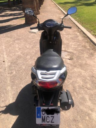 Peugeot Tweet 125i Negra