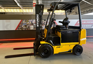 CARRETILLA ELEVADORA OCASION 2500 KG