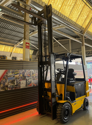 CARRETILLA ELEVADORA OCASION 2500 KG