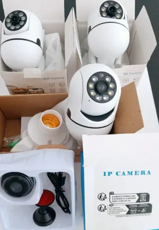 4 Cámaras IP WiFi (2 pared, 1 bombilla, 1 por)