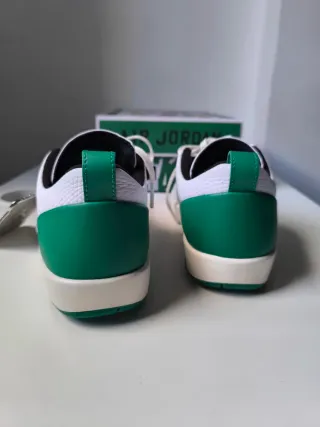 Zapatillas Nike Jordan Retro Verdes y Blancas