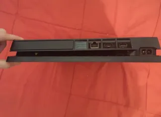 Modelo PS4 Slim de 500GB (referencia CUH-2016A).