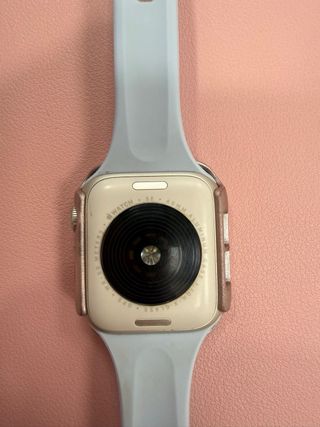 Apple Watch con funda de diamantes