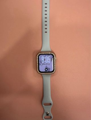 Apple Watch con funda de diamantes